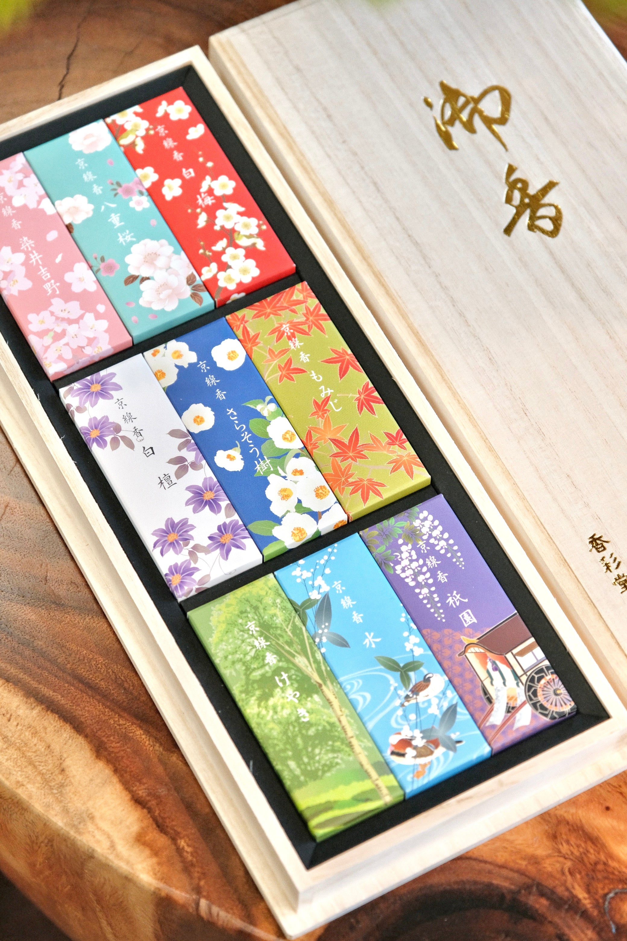 香彩堂-Kousaido Gift Incense Set Nine Varieties Seasonal Scents Wooden box