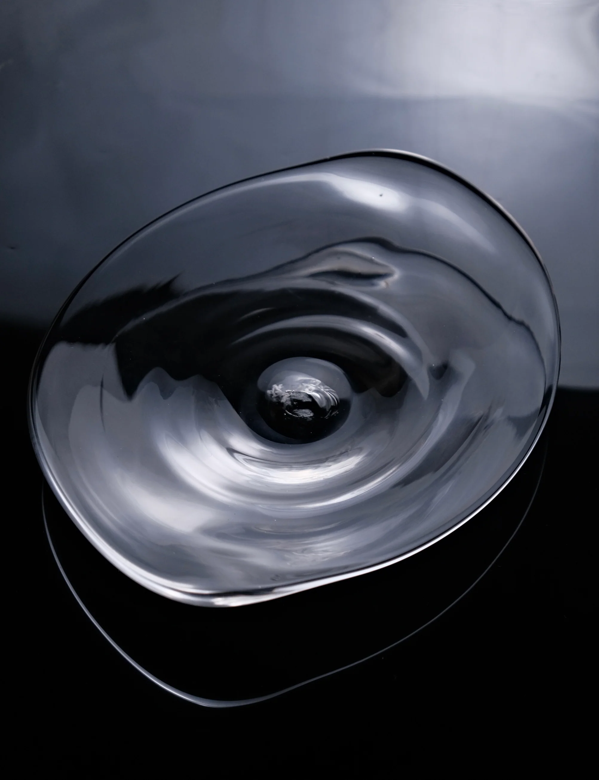 ARTISANS-原光 弘 Handmade Glass Triangle Dish Plate (Two sizes) - Image 4