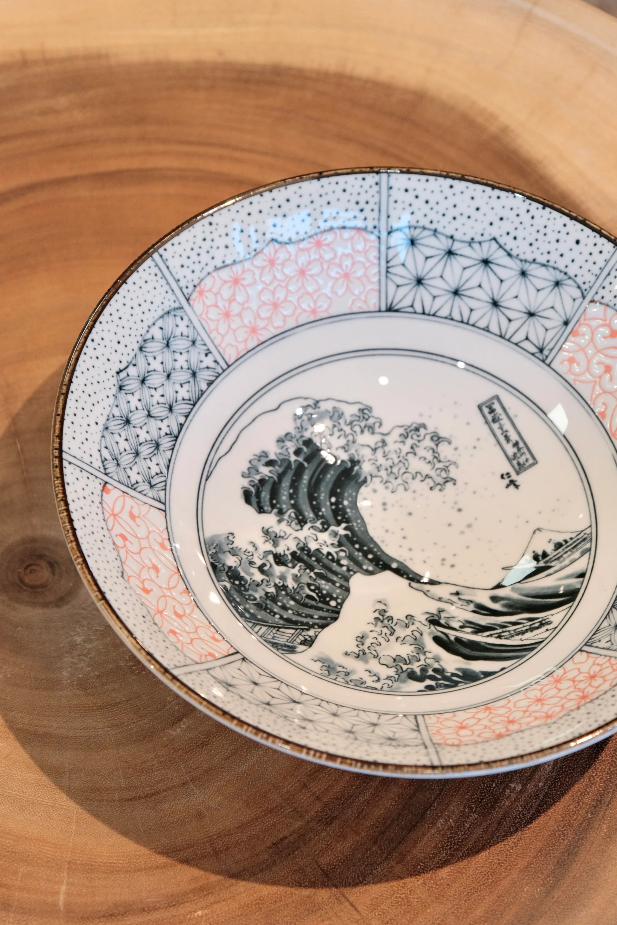Japan Made Minoware Large Ramen Bowl-Wave Fuji - Image 4