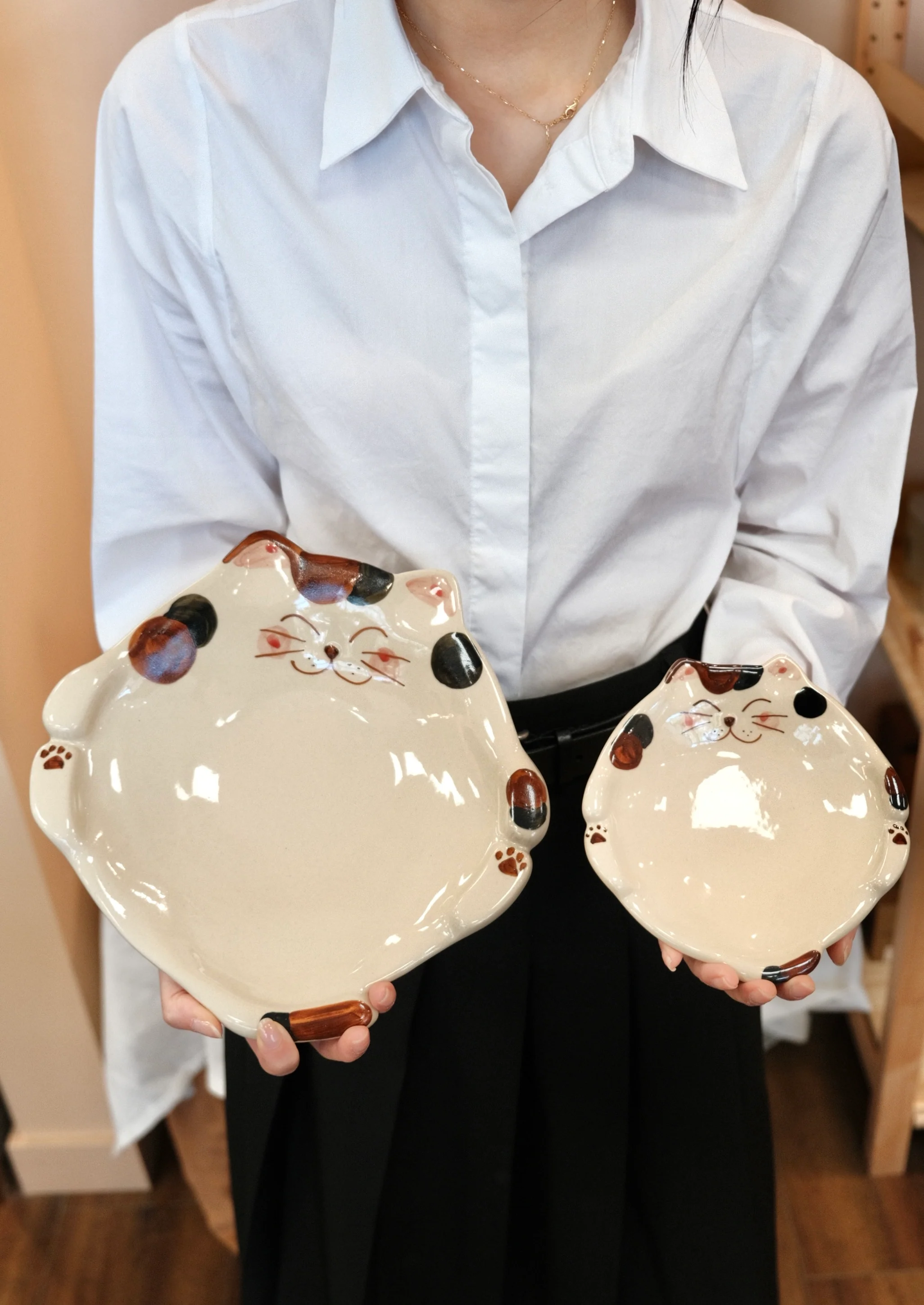Hasami Ware Handcraft Cat Large Plate - Image 4