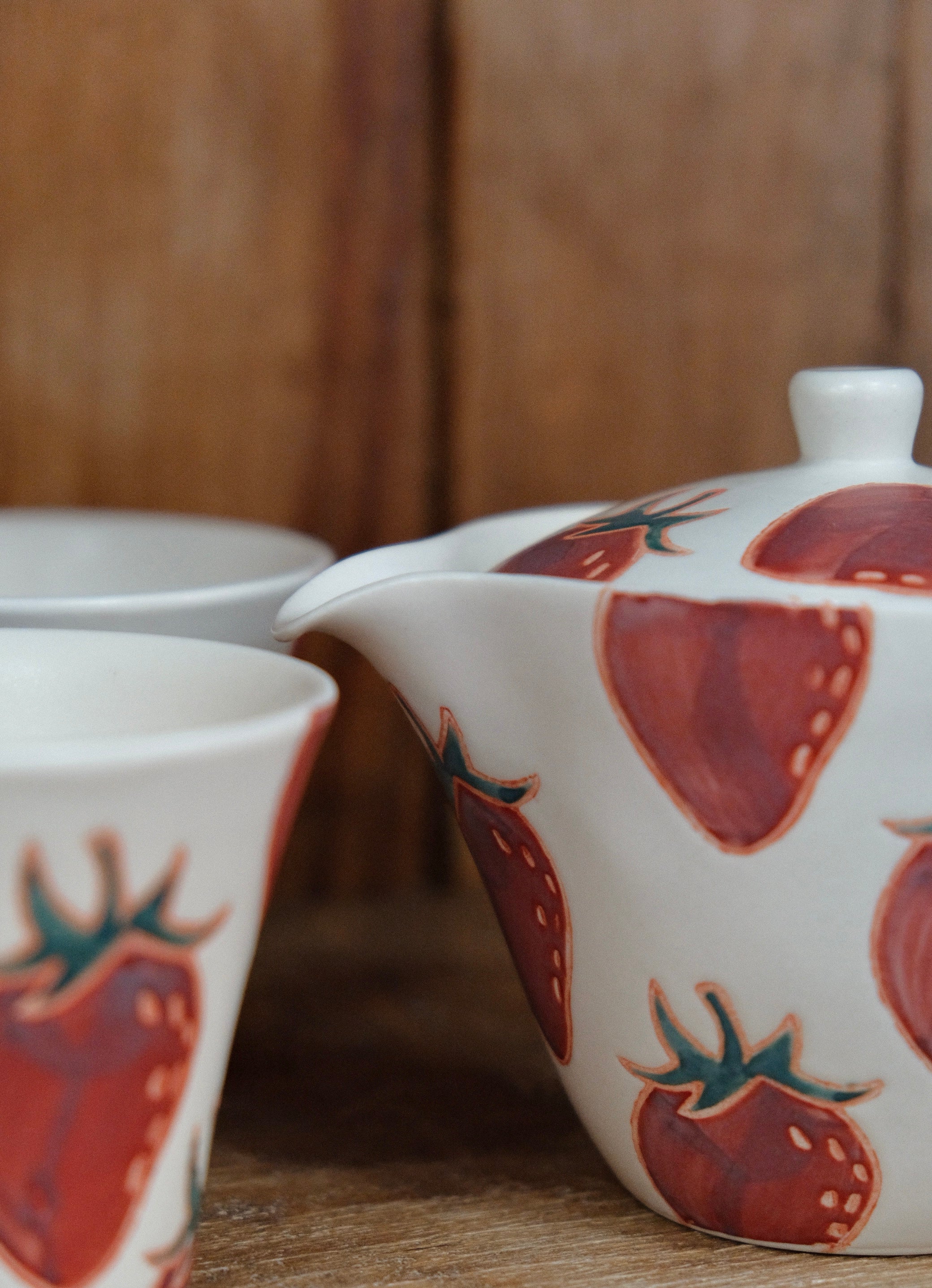 Hasami Yaki handcraft Strawberry Tea set - Image 2