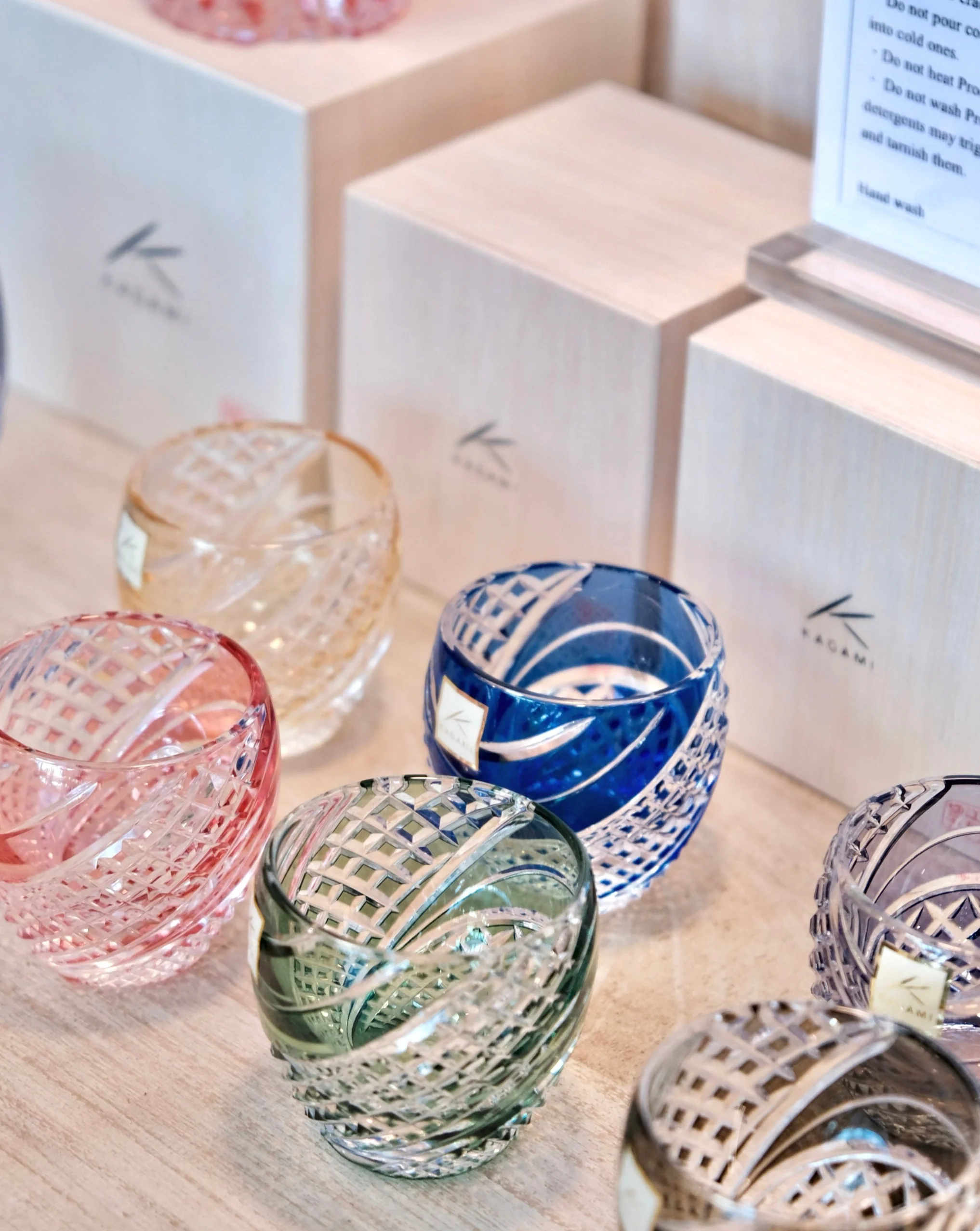 [KAGAMI CRYSTAL] | EDO KIRIKO | Fish Scales Stripe Sake Cup Black - Image 5
