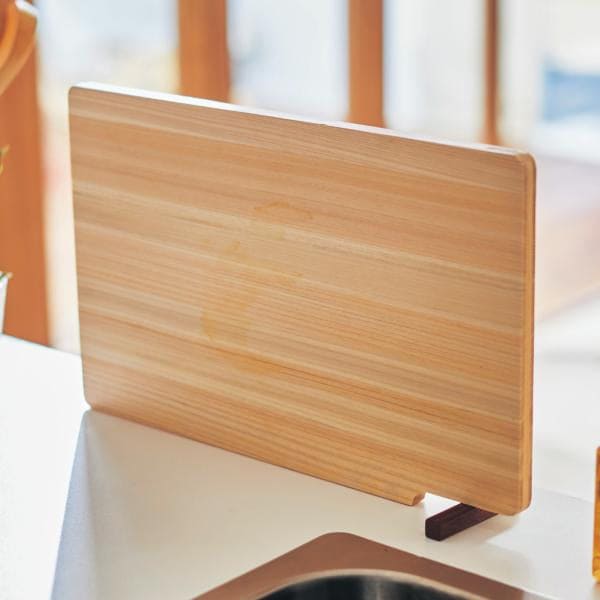 KAI SEKI MAGOROKU HINOKI STANDING CUTTING BOARD - Image 2