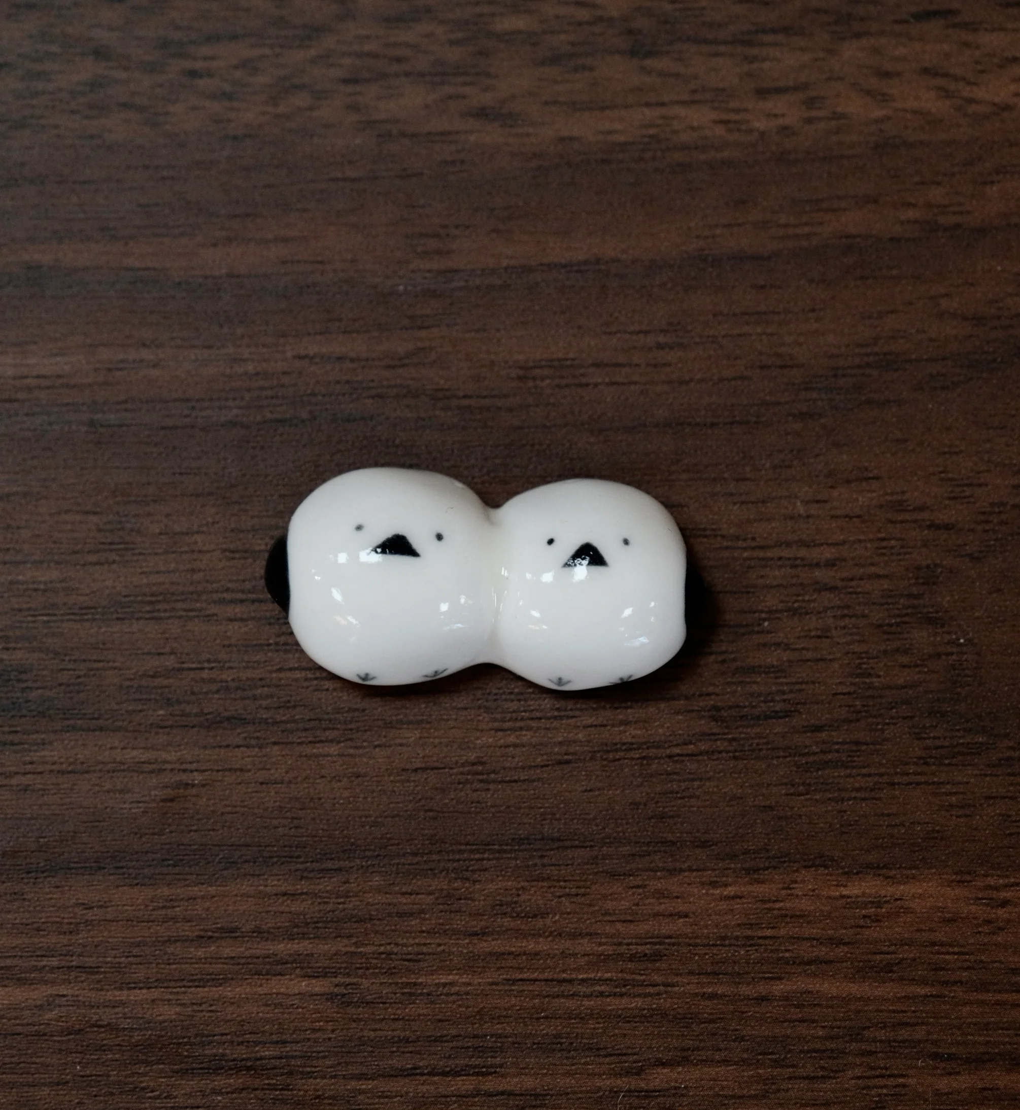 Misa Omote-表 美沙 Kutani Artist Handmade chopstick rest (White series) - Image 8