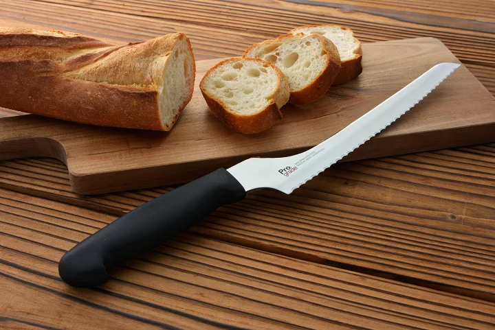 Pro-Grade Easy-to-Cut Bread Knife BK PG-104B
Bread Knife - Image 2