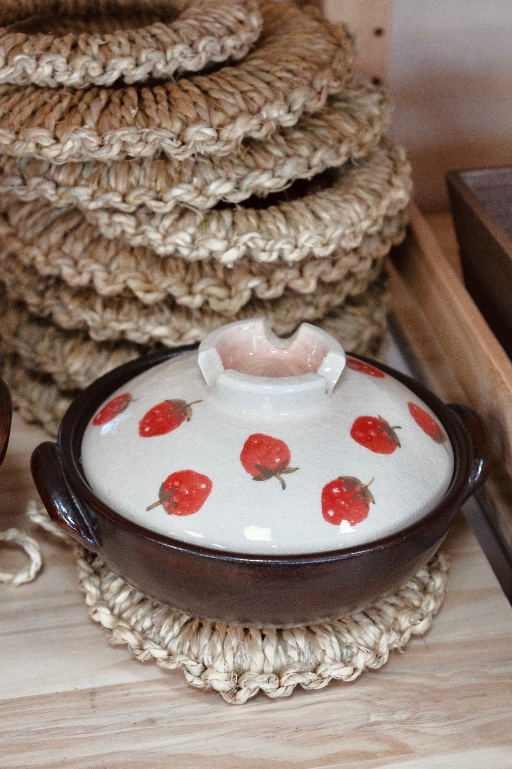 Banko ware Strawberry Donabe/Clay Pot (Two Sizes) - Image 4
