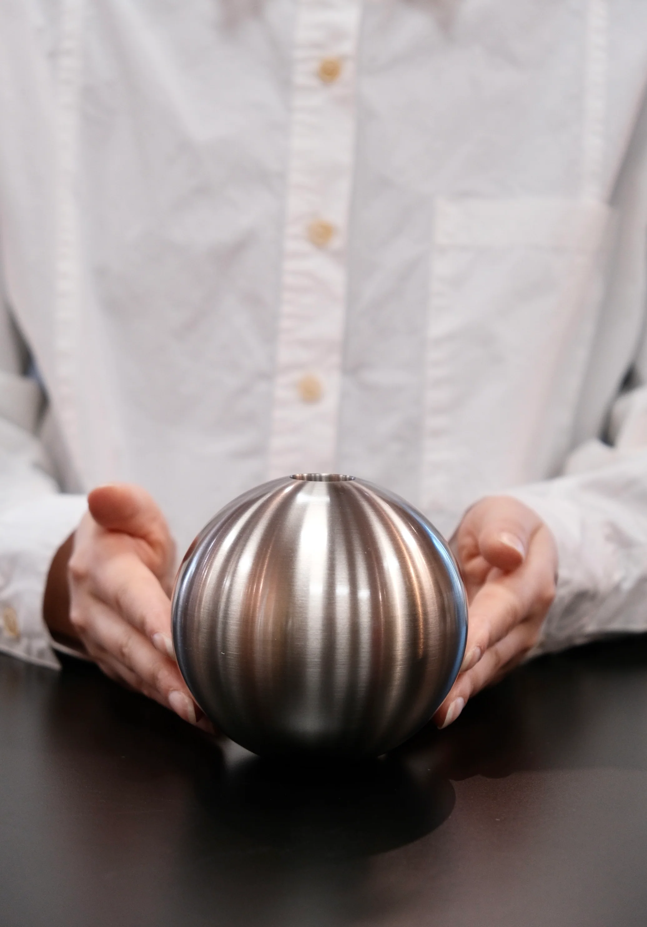 能作NOUSAKU 100% Tin TAMA Vase (Silver) - Image 3