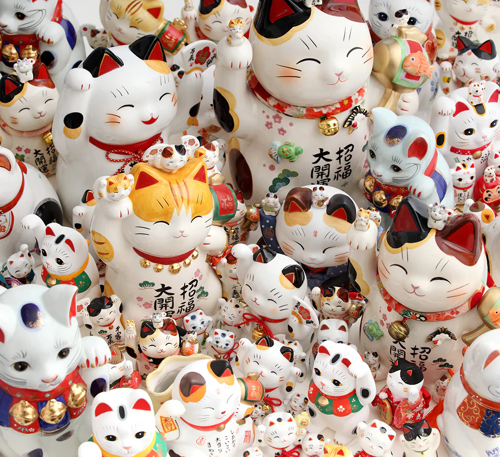 Yakushigama Japan Lucky Cat 7.5 Large - Image 3