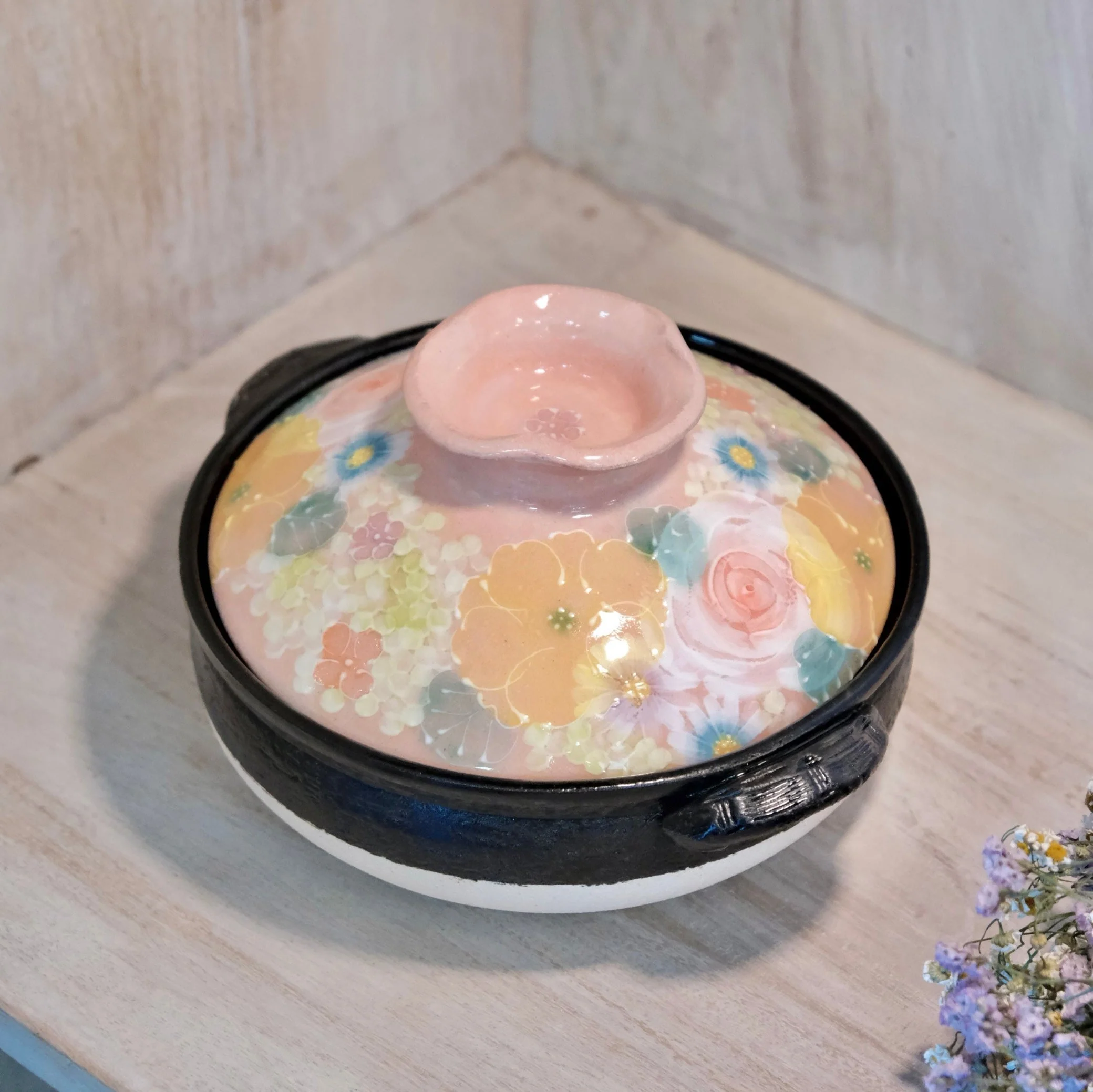YUZURIHA FLOWER HANDMADE Flower Size 6 Donabe/0.9L Clay pot - Image 6